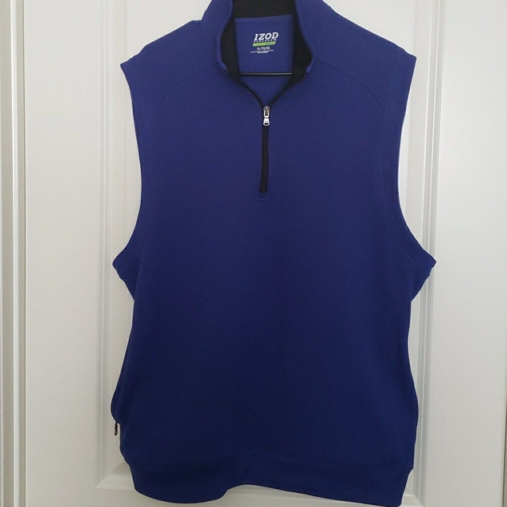 IZOD vest in XL